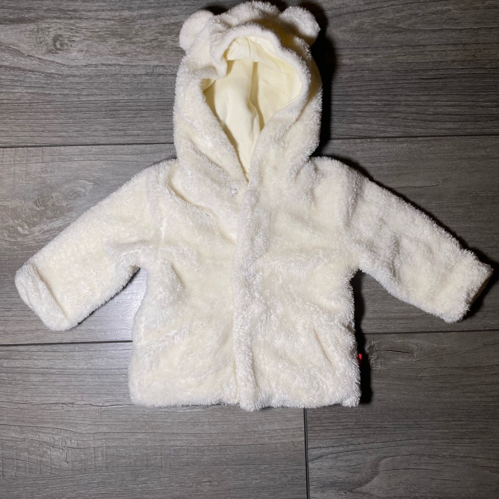 EUC Sweet Magnetic Me Fuzzy Cream Baby Jacket w/ Bear Ears